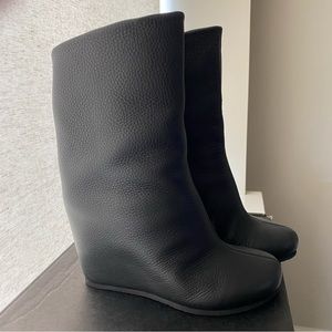 Peter Non 7 Italian leather black wedge booties like new w/box worn once